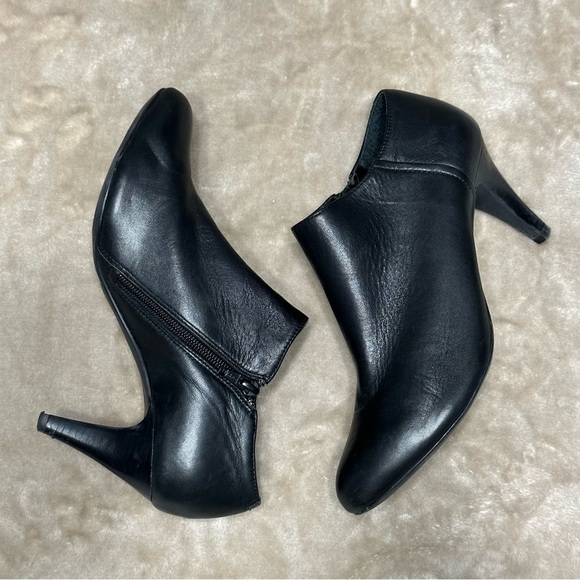 Antonio Melani Black Leather Heeled Booties Size 9 Noleta 3" Heel Ankle Boots - Picture 7 of 16